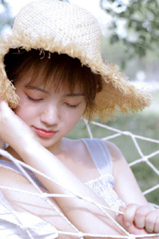免费女人光着全身照片